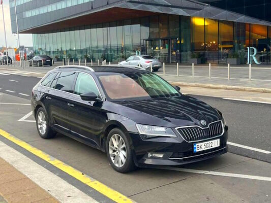 Бізнес-клас з великим місцем для багажу